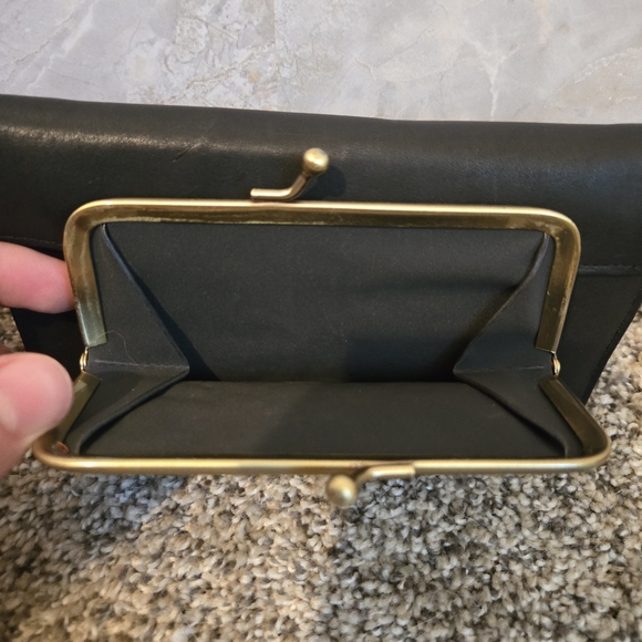 Buxton Black Women's Clutch Wallet - Picture 4 of 8